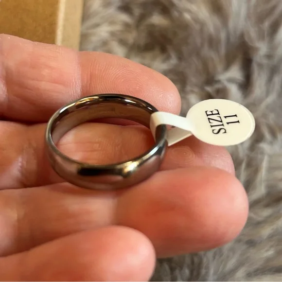 Men’s 6mm polished Titanium comfort band wedding ring NIB 11 - Picture 7 of 11
